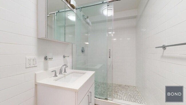 Foto del edificio - 145 E 16th St