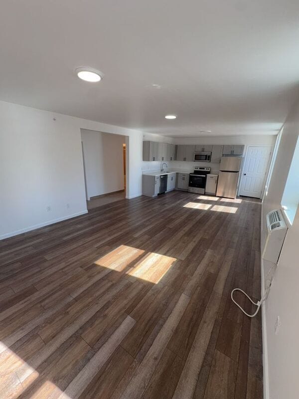 Foto del edificio - 730 N Main St