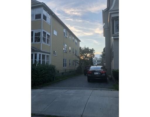 Building Photo - 85 Fairfax Rd