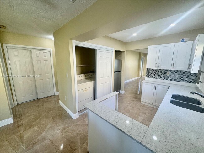 Foto del edificio - 9241 SW 204th Terrace