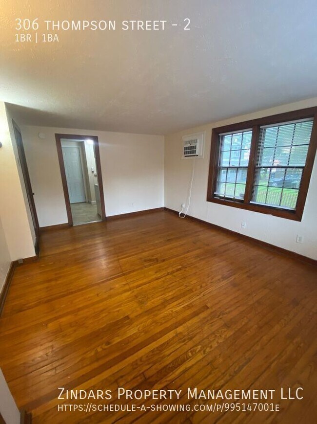 Foto del edificio - 306 Thompson St