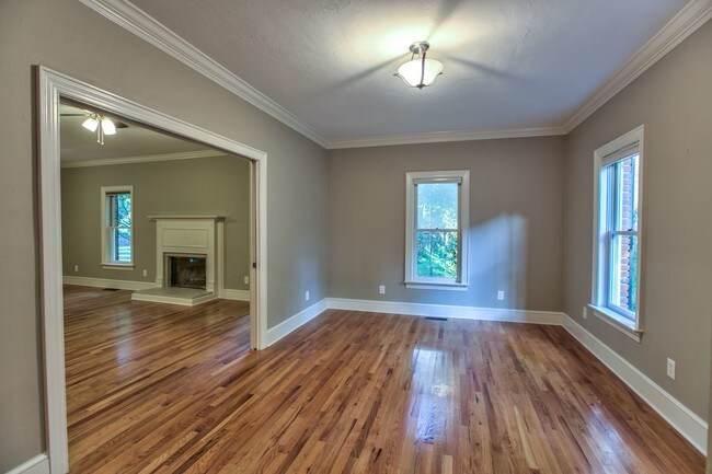 Building Photo - 957 Gentian Ct