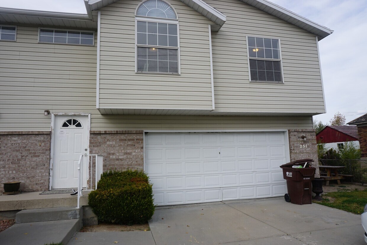 Primary Photo - Centrally Located 3 Bedroom Midvale Home