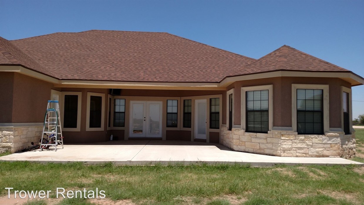 Foto principal - 1700 Trail Dr