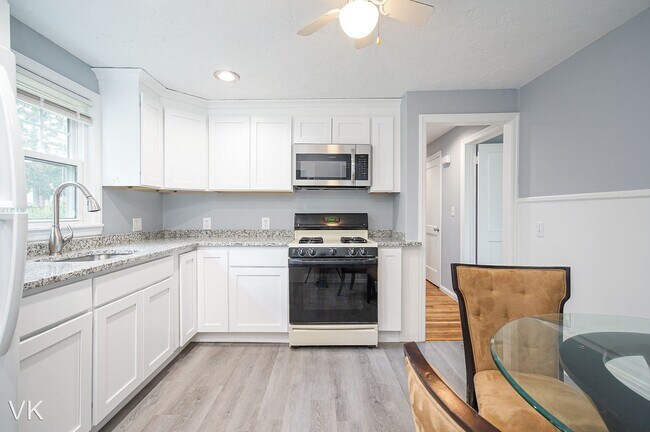 Building Photo - 4 br, 1.5 bath House - 30 Lumae St