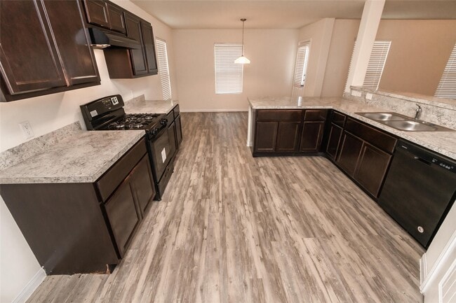 Building Photo - 9615 Schouten Dr