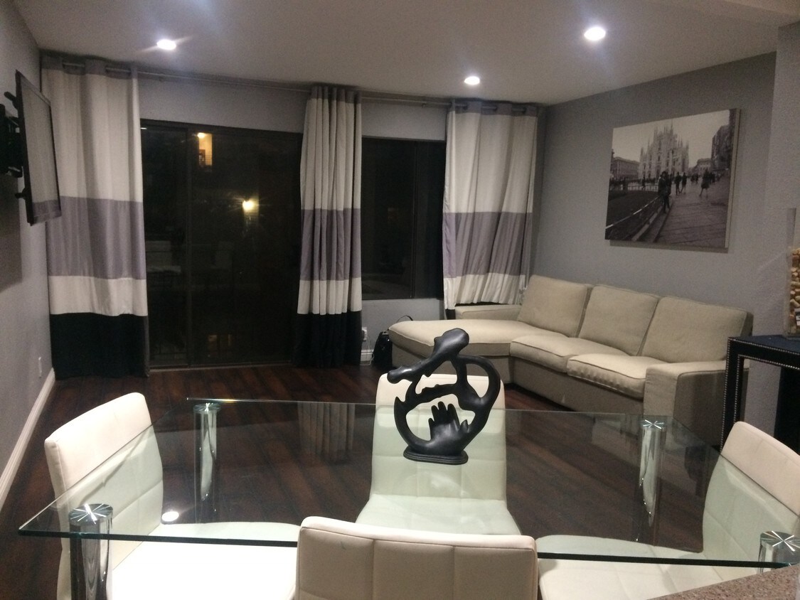 Foto principal - 1650 Eighth Ave