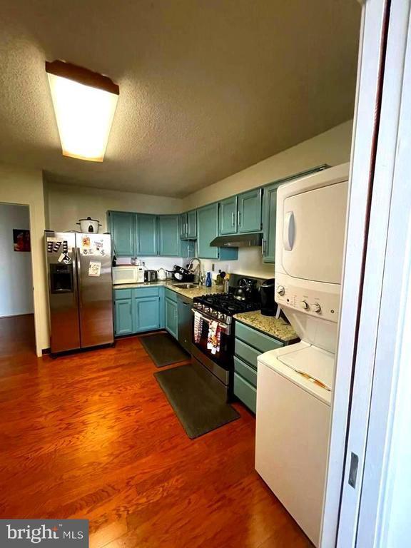 Foto del edificio - 3705 S George Mason Dr