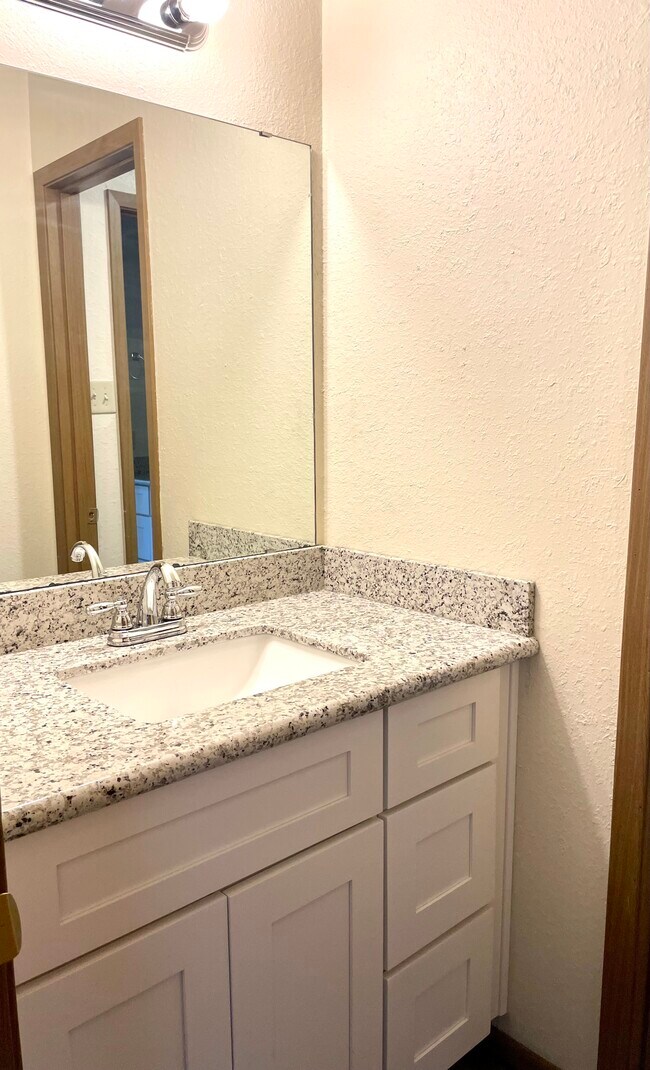 Foto del edificio - 5458 Folsom Dr