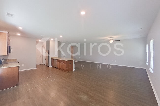Building Photo - 1139 Freedom Pkwy