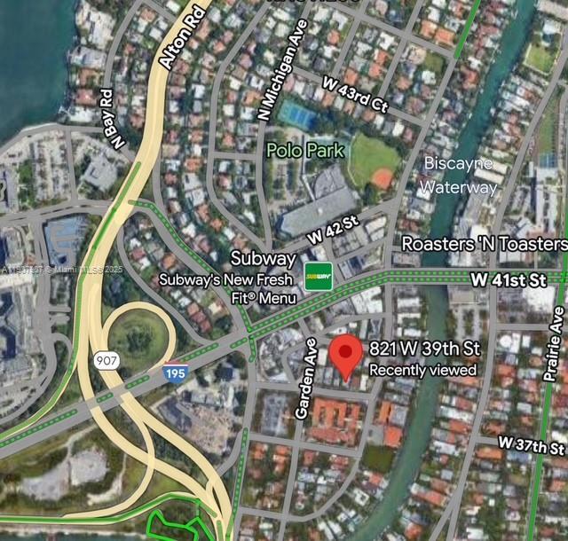 Foto del edificio - 821 W 39th St