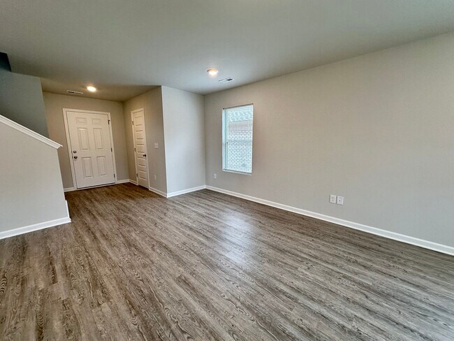 Foto del edificio - 14709 Ravenel Dr