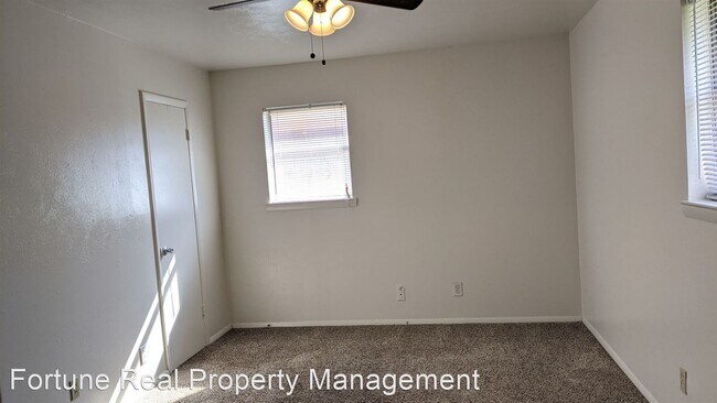 Building Photo - 3 br, 2 bath House - 803 Royce Dr