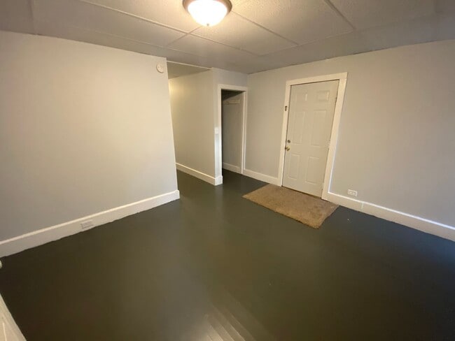 Building Photo - 1513 E Superior St