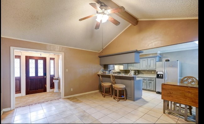 Photo - 518 Westshire Dr House