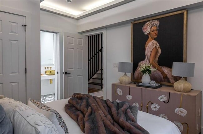 Building Photo - 724 Charles Allen Dr NE