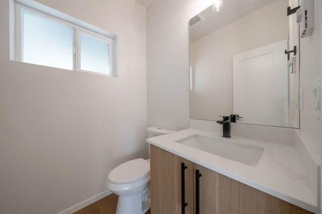 Foto del edificio - Beautiful new construction home in Pacific...