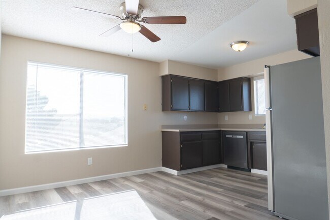 Building Photo - 825 Capehart Ct
