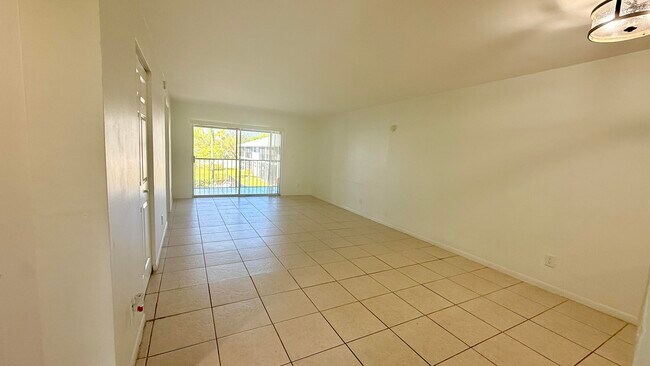 Foto del edificio - 905 Southridge Rd