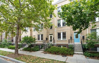 Building Photo - 1354 Monroe St NW