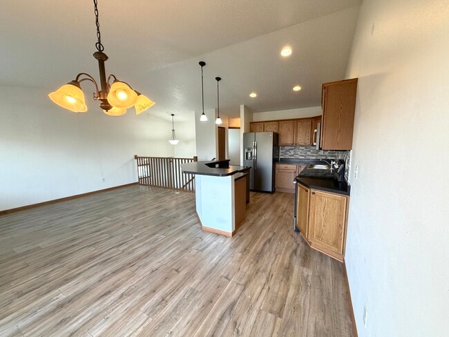 Building Photo - 2420 5th St W