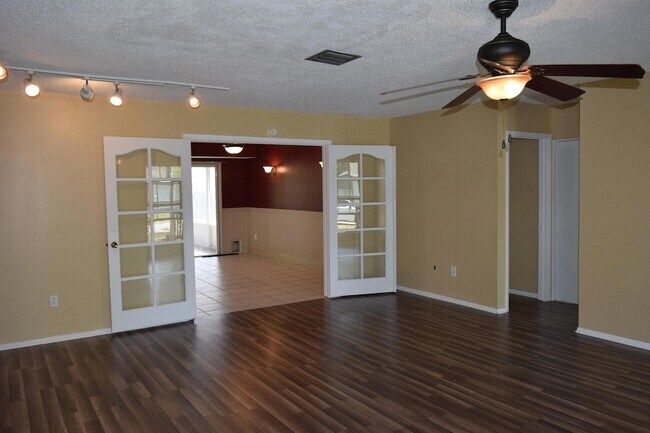 Foto del edificio - 1450 Creel Rd NE