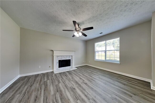 Foto del edificio - 2479 Heatherton Ct