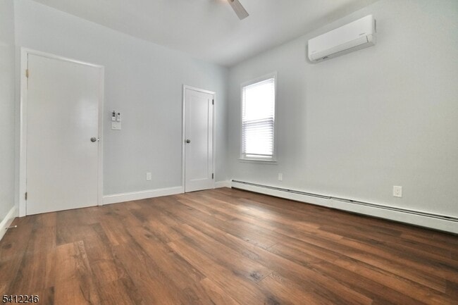 Foto del edificio - 43 Peck Ave