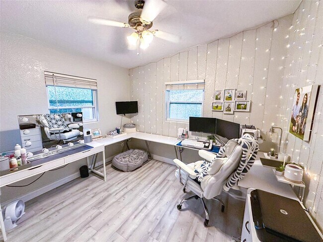 Foto del edificio - 1228 Pineview Ave