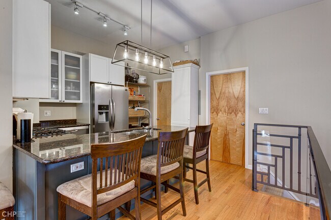 Foto del edificio - 2026 W Pierce Ave