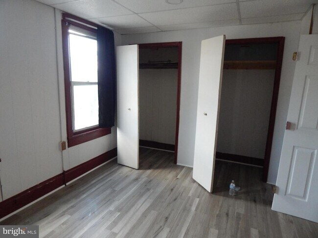 Building Photo - 218 N College St