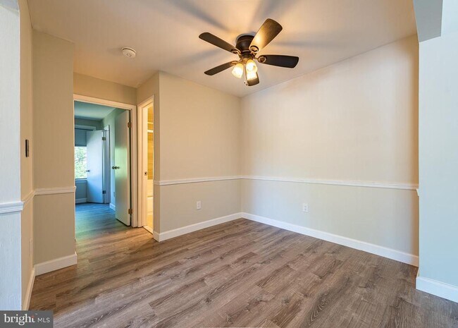 Foto del edificio - 8723 Hayshed Ln