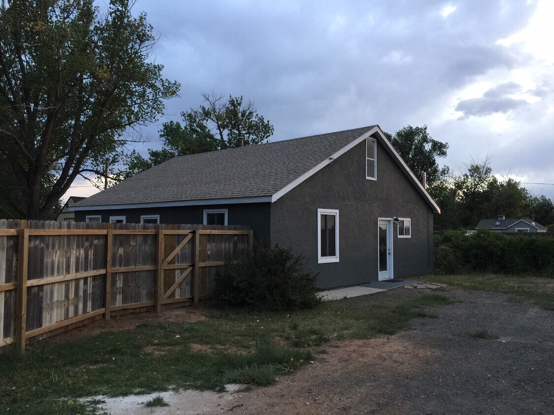 Foto principal - 1575 Riverside Dr