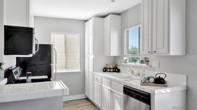 Foto del edificio - 732 E Lexington Ave