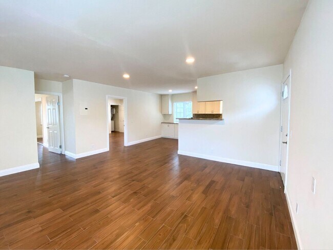Foto del edificio - Luxury Spacious 2BD Apartment Home! Minute...