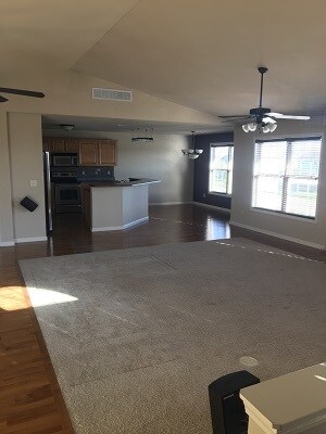 Foto del edificio - 102 Essex Ln