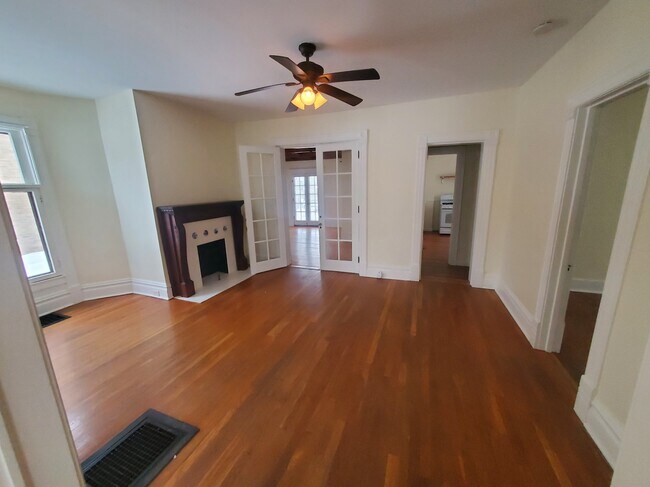 Foto del edificio - 556 College Ave SE