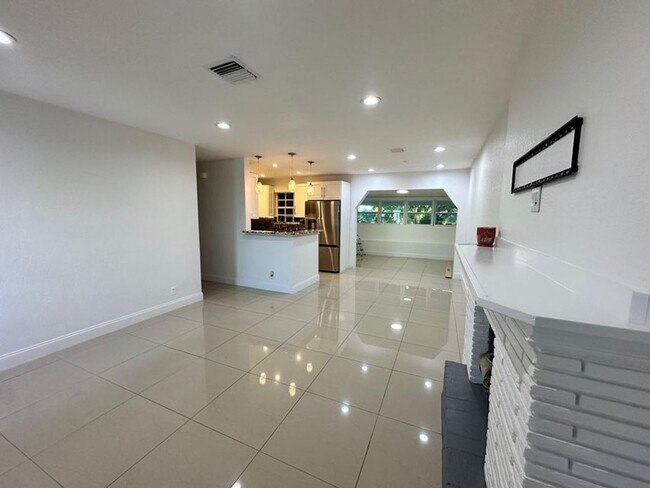 Foto del edificio - 104 NE 16th Ave