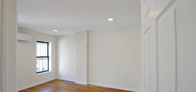 Building Photo - 57 E 125th St