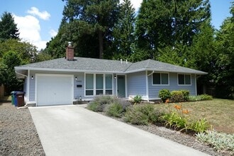 Building Photo - 10851 SE Garrett Dr
