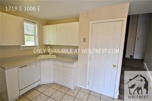 Foto del edificio - No Deposit Option! Amazing 3 Bedroom Sugar...