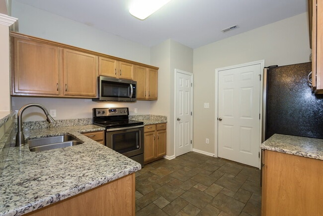 Building Photo - 8173 Rolling Glenn Dr