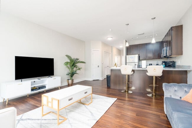 Building Photo - 2525 Solana Way