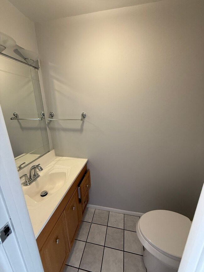 Foto del edificio - 744 W Gordon Terrace