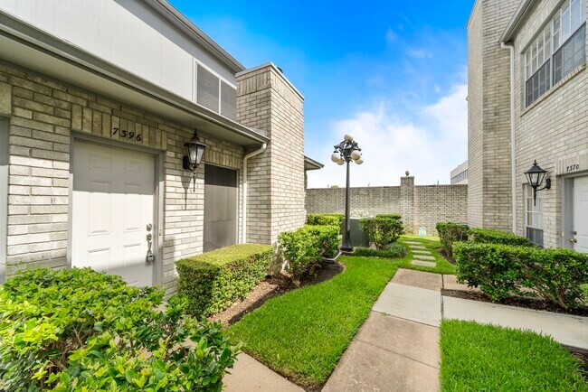 Foto del edificio - 7396 Regency Square Ct
