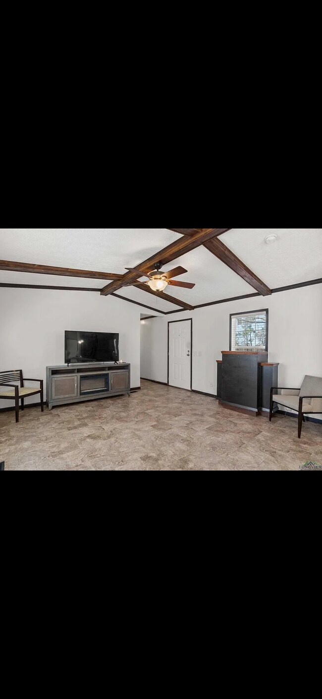 Foto del edificio - 806 Lavender Rd