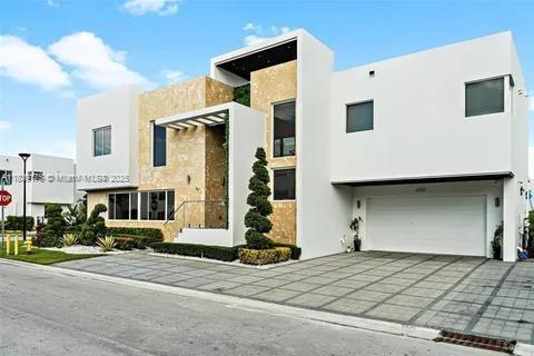 Foto del edificio - 6767 NW 103rd Pl