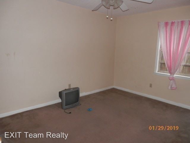 Building Photo - 4 br, 2 bath House - 1222 Jubail Drive