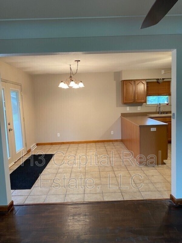Building Photo - 113 Optimist Dr