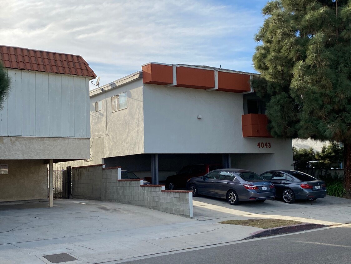 Foto principal - 4043 McLaughlin Ave